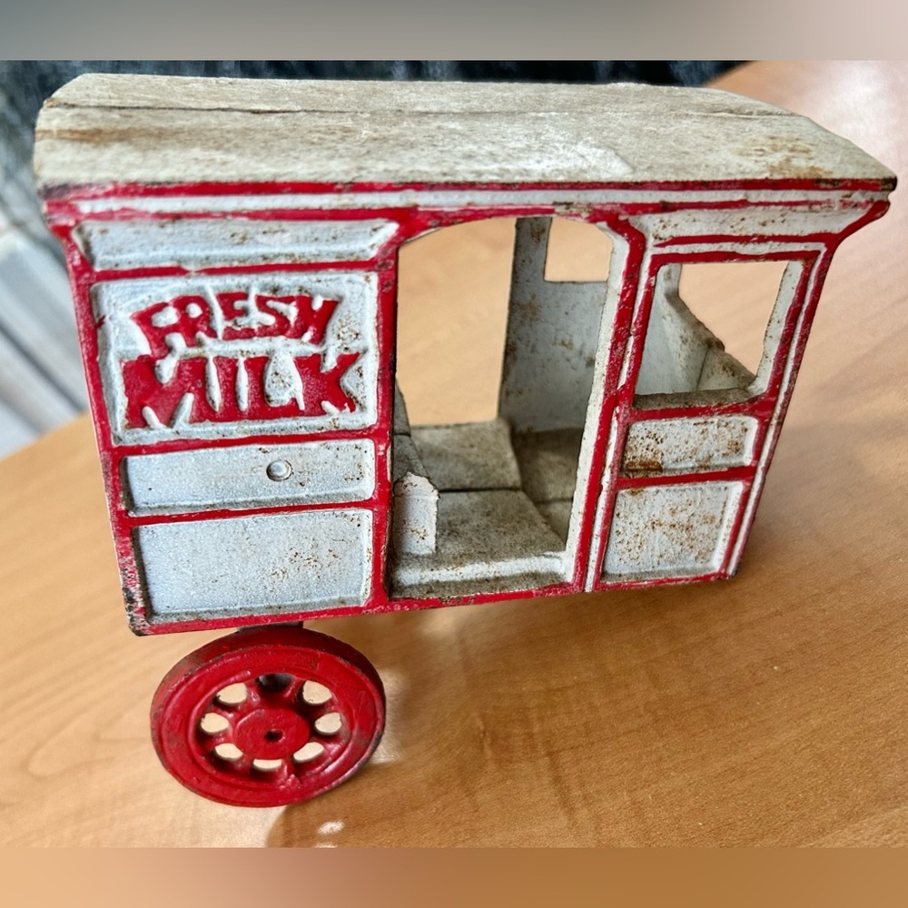 Vintage cast iron fresh milk wagon cart toys